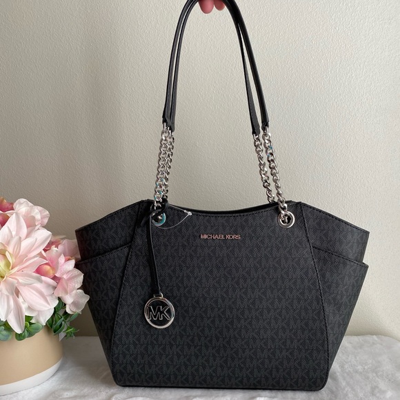 Michael Kors Handbags - MK jet set travel large chain tote